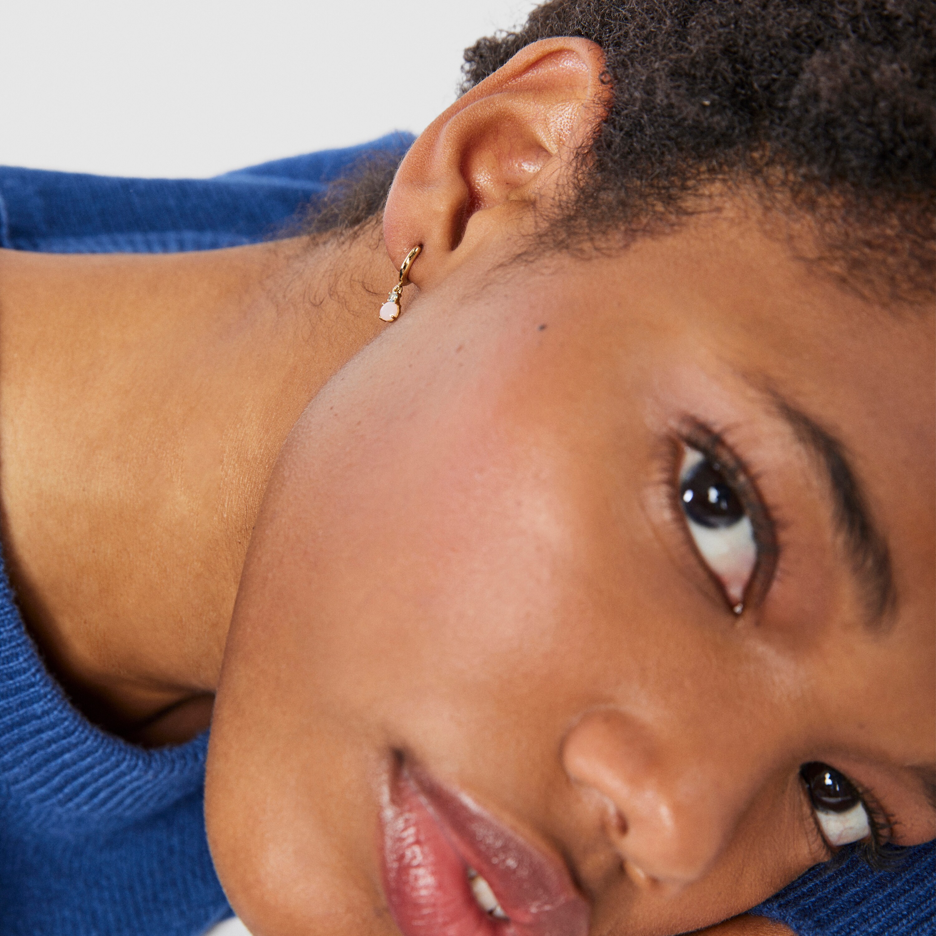 Mini Ivette short Earrings in Gold with Opal and Topaz