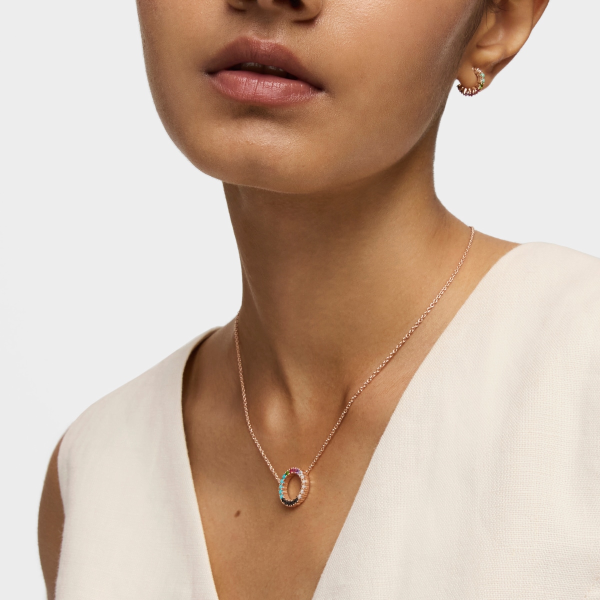 Collar disco con baño de oro rosa 18 kt sobre plata y gemas Straight