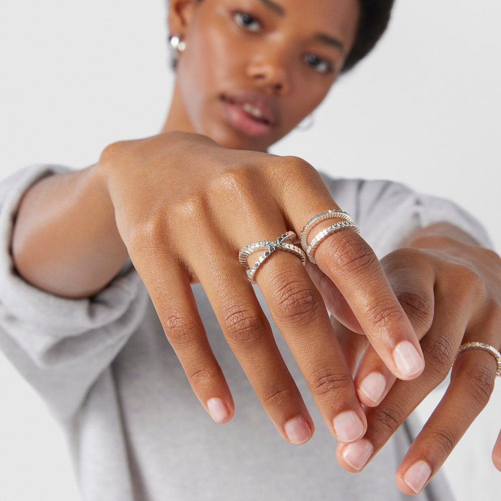 Anillo cruzado de plata motivos oso y coraz&oacute;n Straight