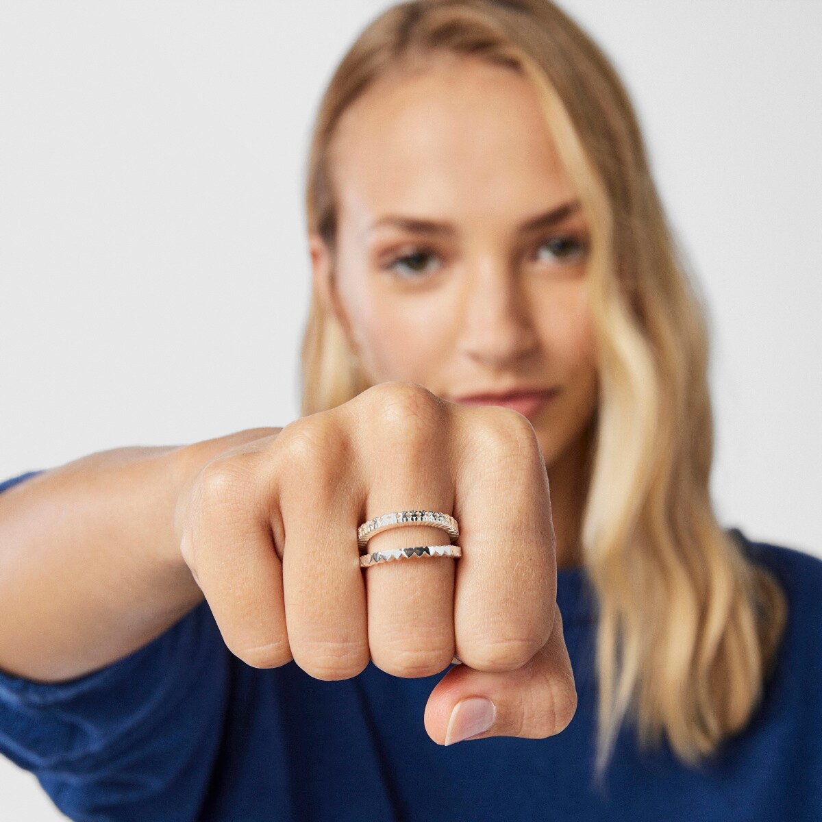 Anillo doble de plata motivos corazón Straight