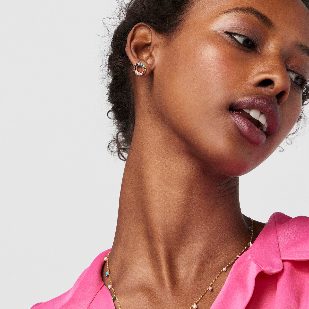Pendientes pequeños disco con baño de oro rosa 18 kt sobre plata y gemas Straight