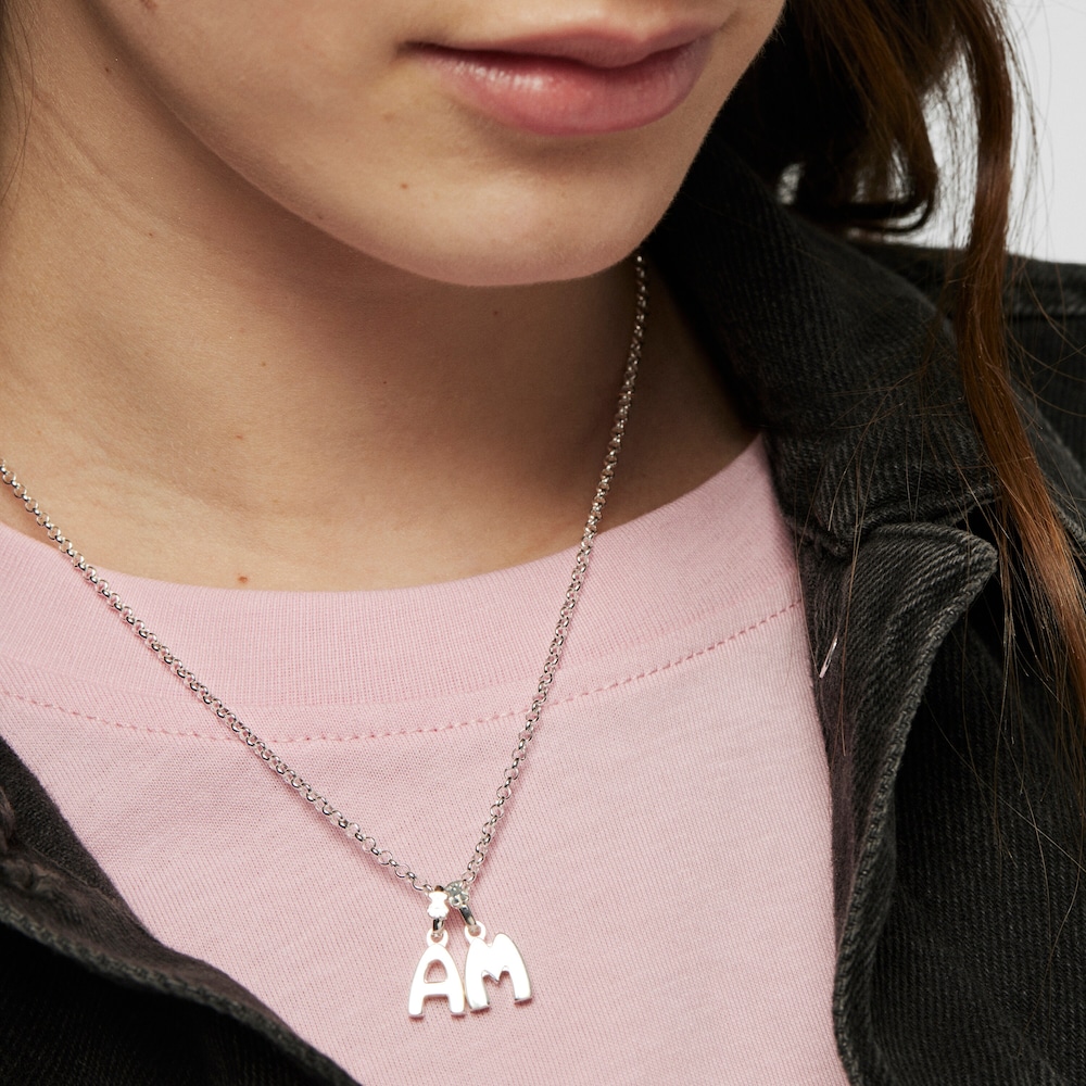 Colgante letra M de plata Alphabet