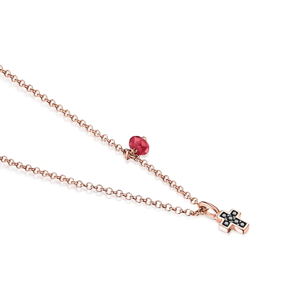 Collar Motif cruz con ba&ntilde;o de oro rosa 18 kt sobre plata con Espinelas y Rub&iacute;
