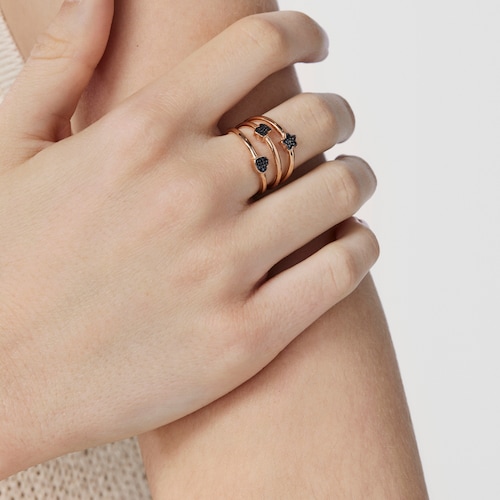 Anillo de plata vermeil rosa con espinelas motivos oso, corazón y flor Motif
