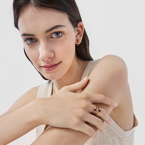 Anillo de plata vermeil rosa con espinelas motivos oso, corazón y flor Motif