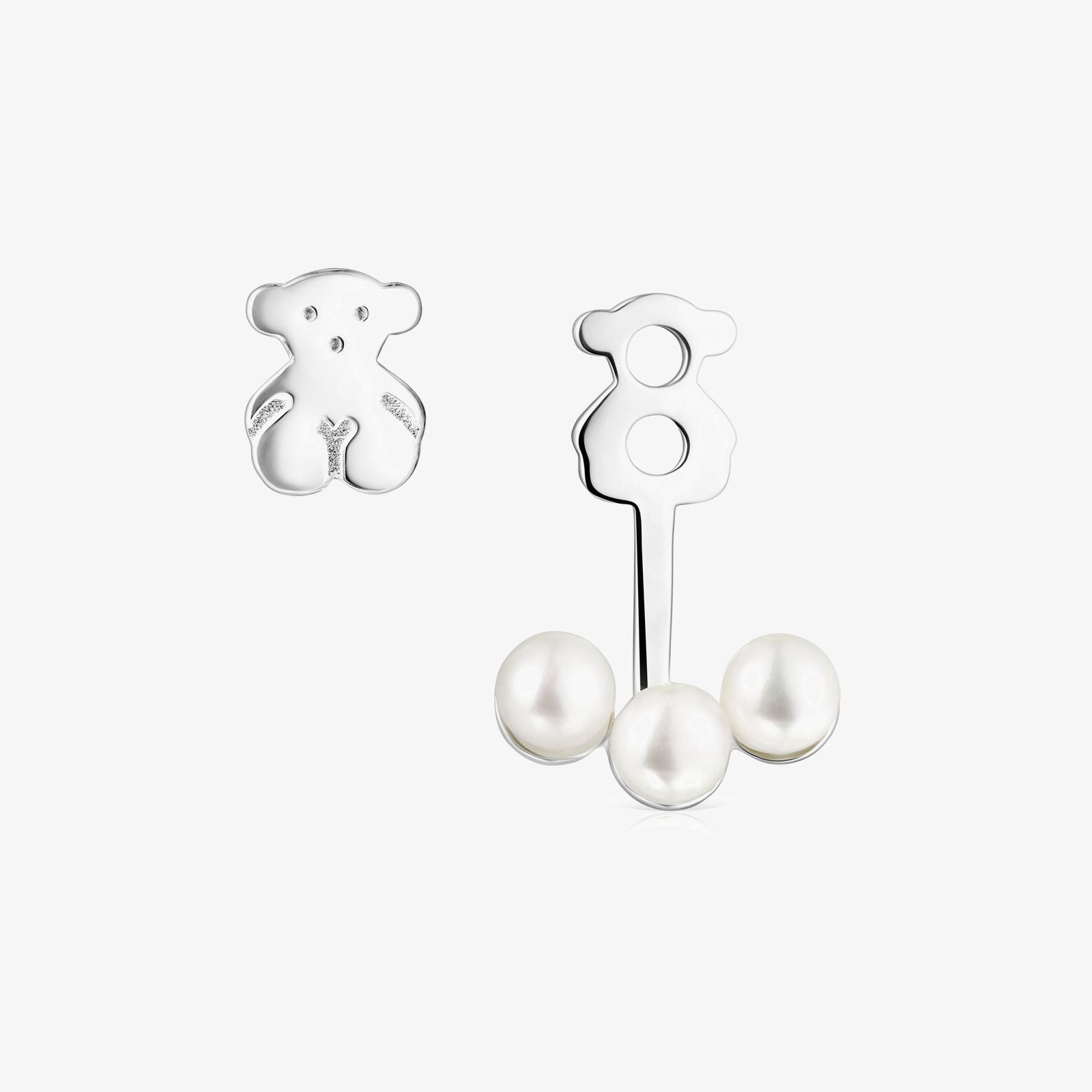 Short Nocturne Silver Earrings with Pearls