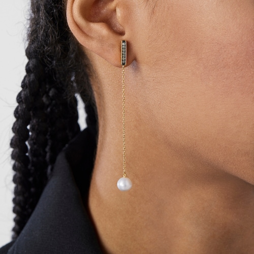Pendientes largos barra con baño de oro 18 kt sobre plata, diamantes y perla Nocturne