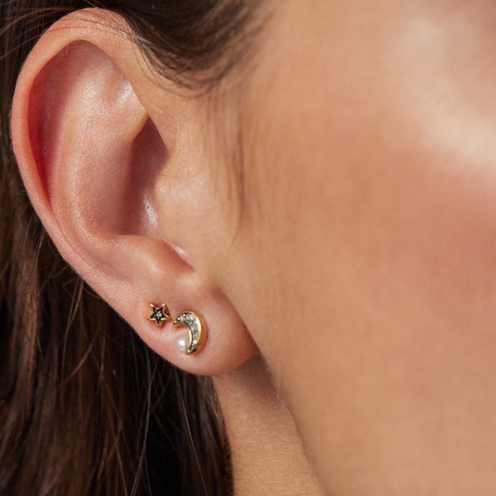 Pendientes luna con ba&ntilde;o de oro 18 kt sobre plata, diamantes y perla Nocturne