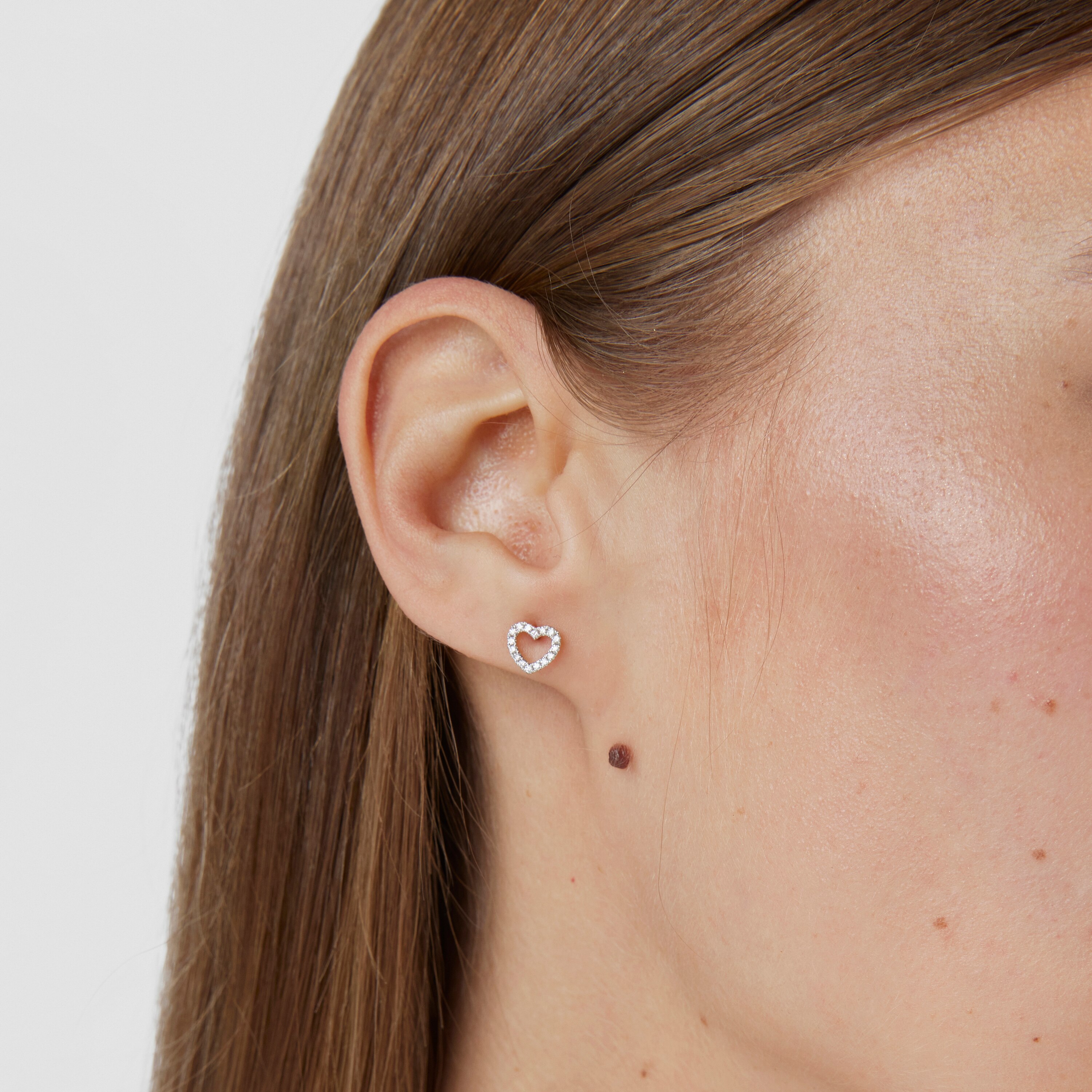 White Gold Les Classiques heart Earrings with Diamonds