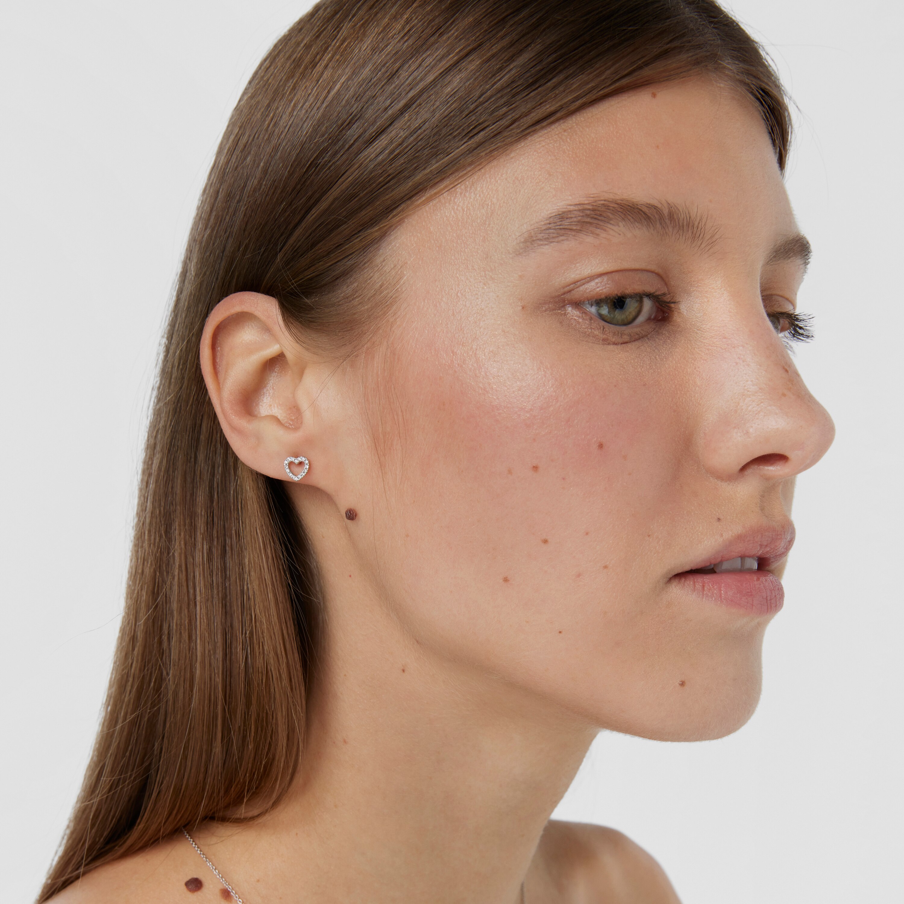 White Gold Les Classiques heart Earrings with Diamonds