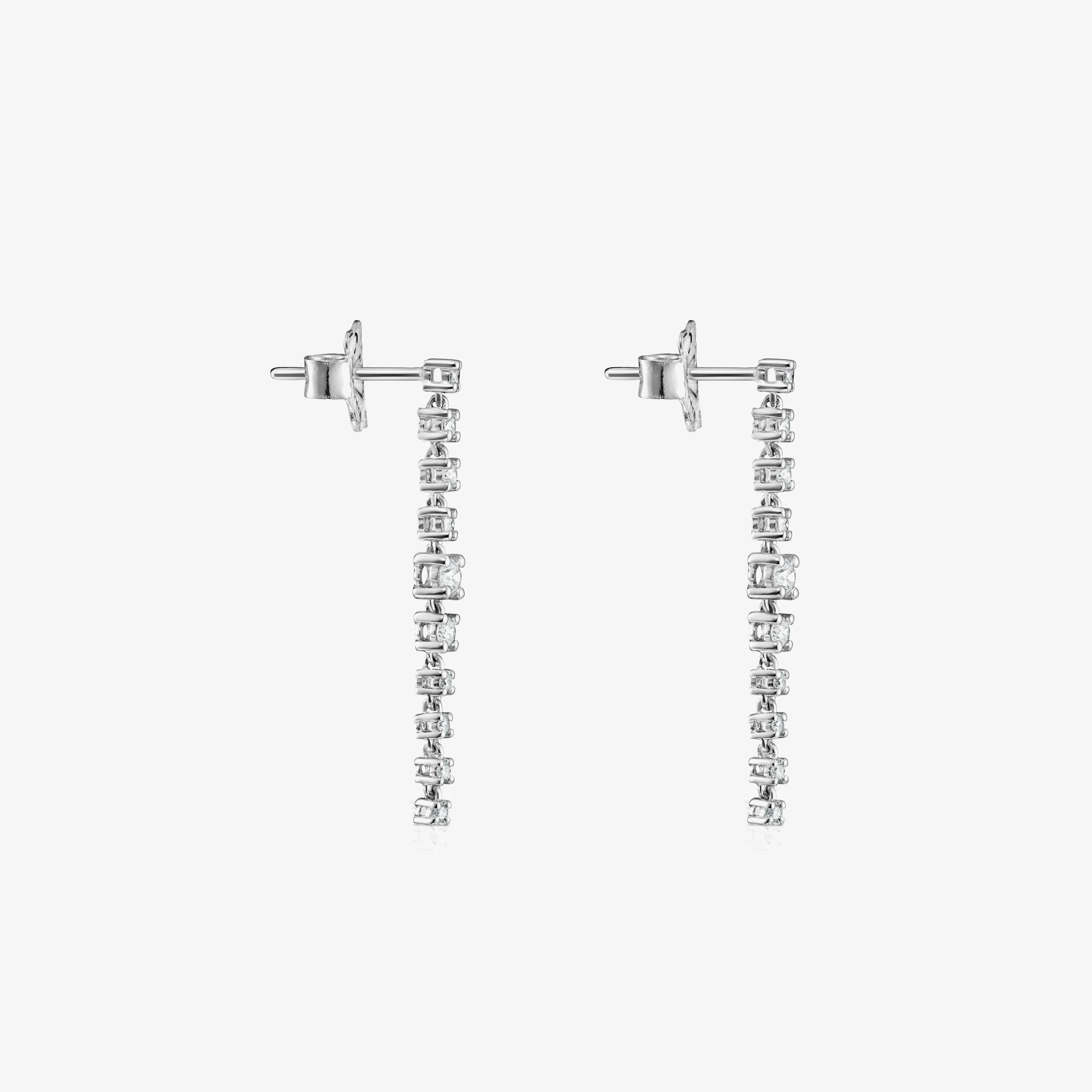 Long Earrings in 18K white gold with Diamonds Les Classiques