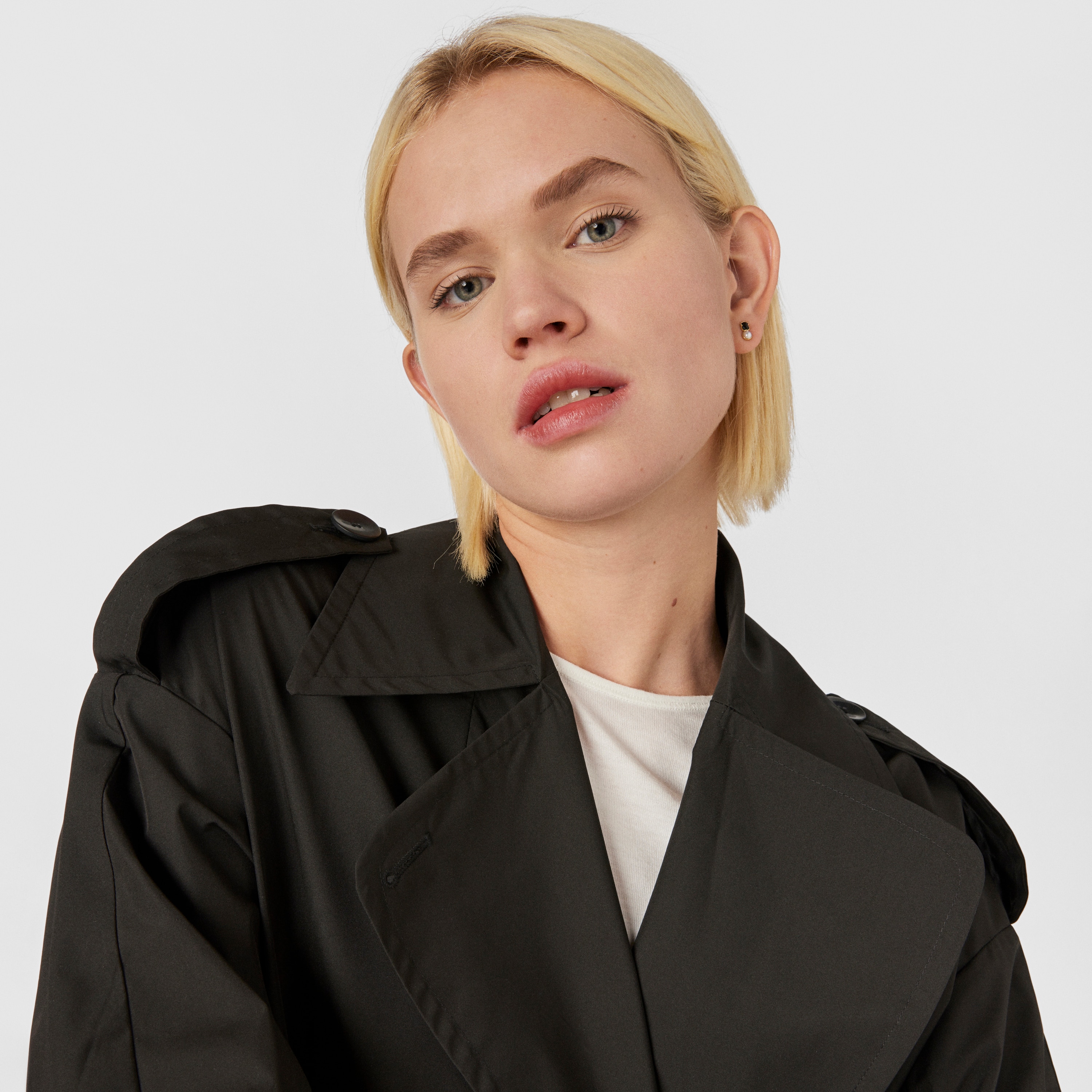 Glory Earrings in 18K gold vermeil with Onyx and Pearl