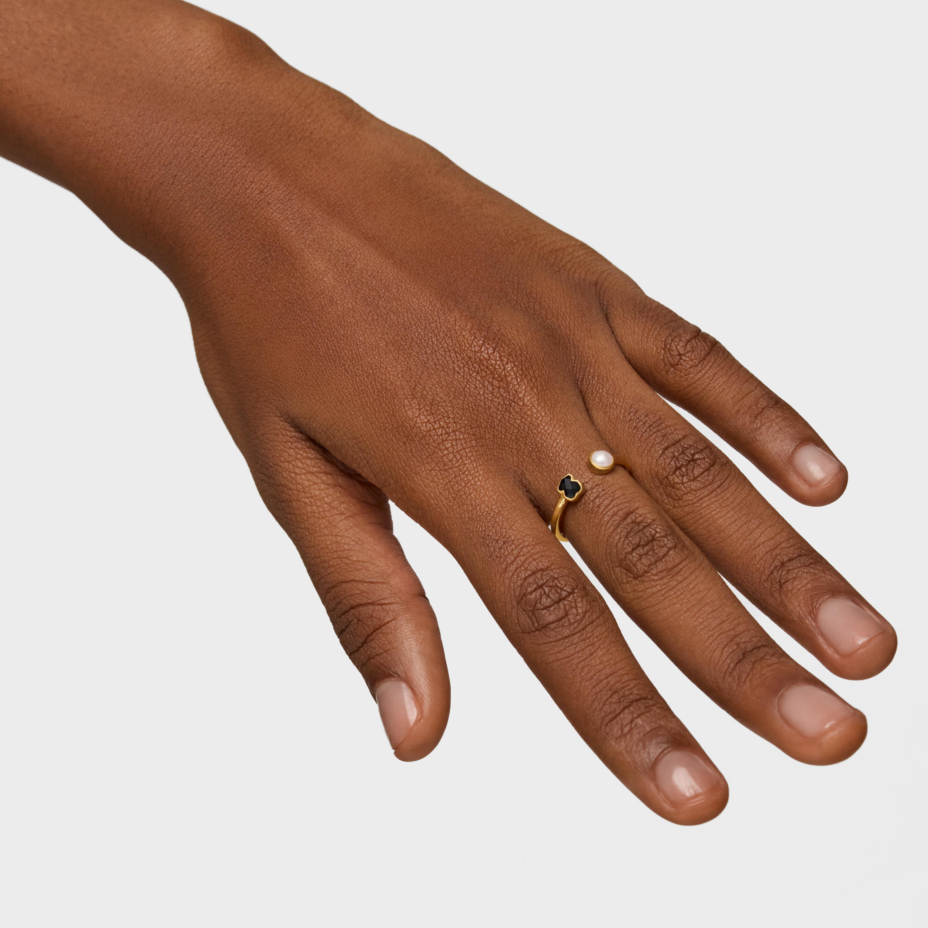 Glory Ring in 18K gold vermeil with Onyx and Pearl | TOUS