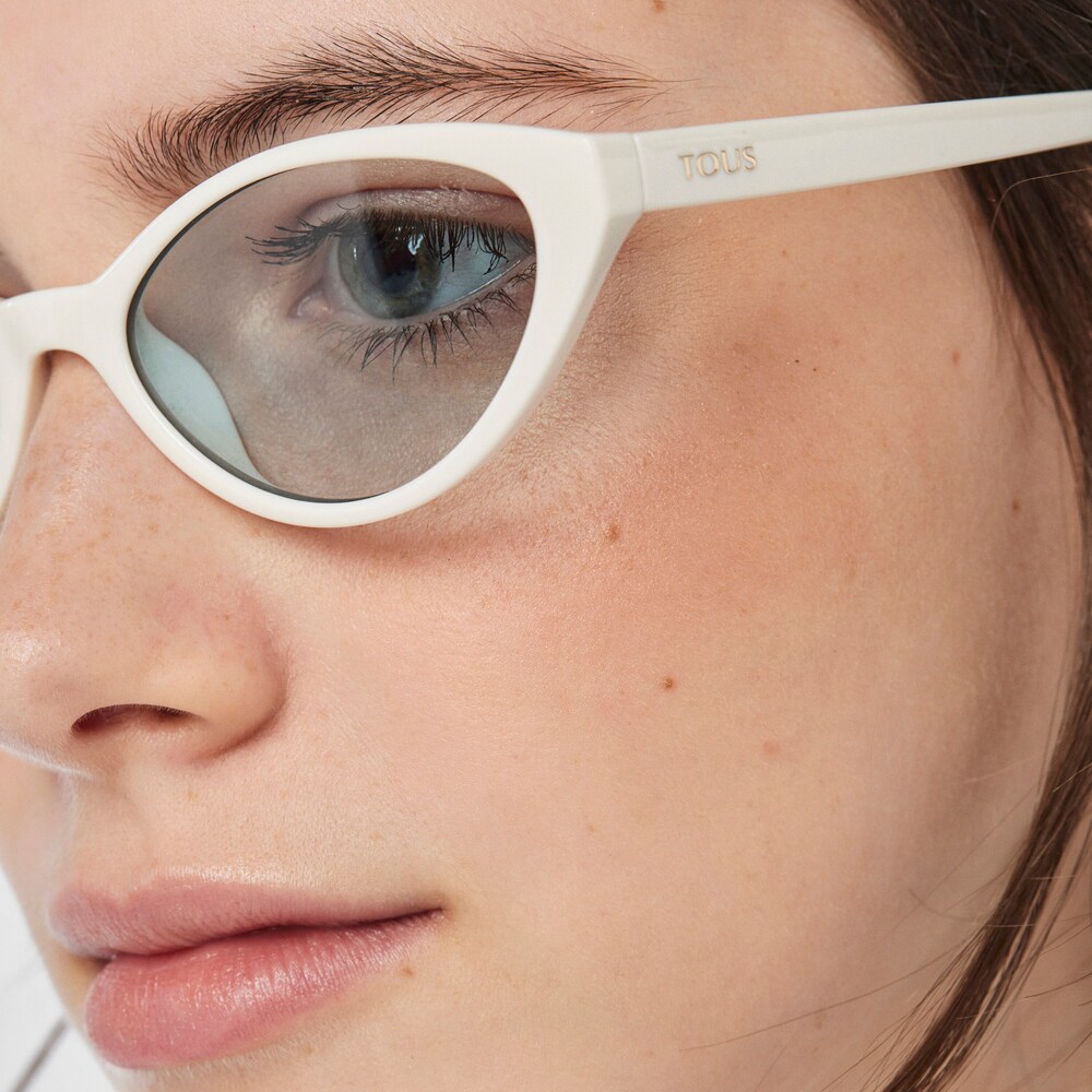 White Acetate Bear Cat Eye Sunglasses image number 3